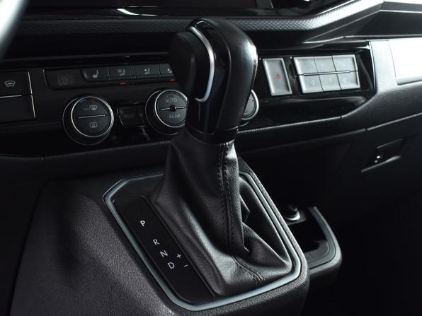 Volkswagen Multivan T6 Рестайлинг с пробегом 2020 года, цена 6 994 995 рублей, 46312 км, минивэн, Автокод Объявления