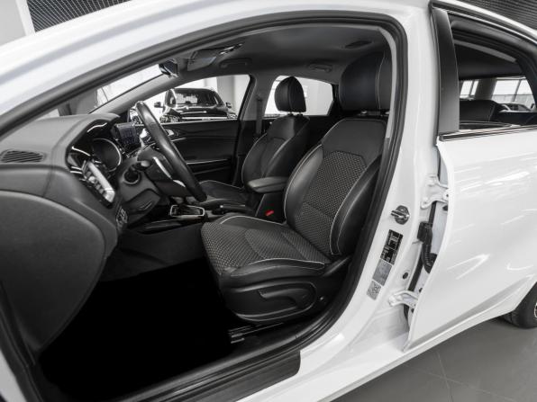 Kia Ceed III Рестайлинг с пробегом 2022 года, цена 2 360 000 рублей, 56000 км, хэтчбек, Автокод Объявления