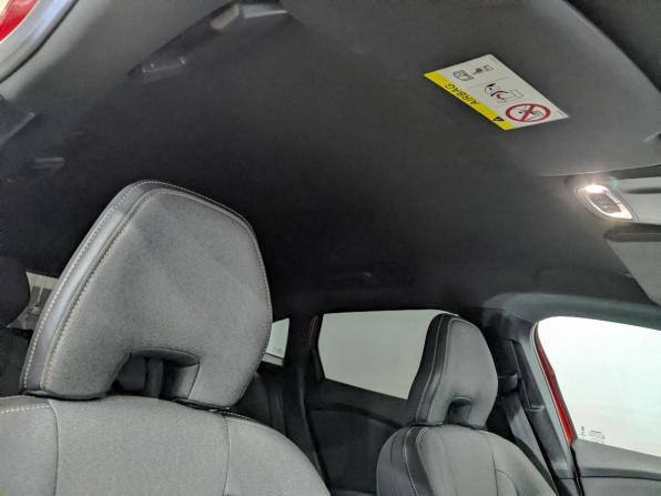 Volvo V40 Cross Country I Рестайлинг с пробегом 2019 года, цена 2 095 000 рублей, 64100 км, хэтчбек, Автокод Объявления