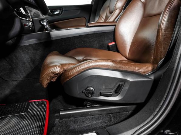 Volvo XC60 II с пробегом 2021 года, цена 3 290 000 рублей, 136188 км, внедорожник, Автокод Объявления