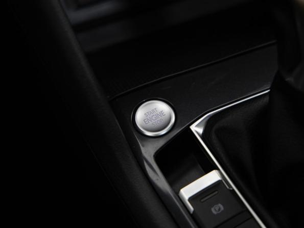 Volkswagen Tiguan II Рестайлинг с пробегом 2021 года, цена 2 799 000 рублей, 198500 км, внедорожник, Автокод Объявления