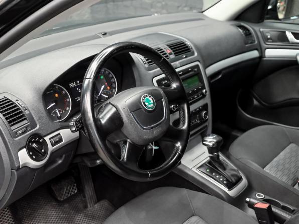 Skoda Octavia II (A5) Рестайлинг с пробегом 2012 года, цена 980 000 рублей, 161430 км, лифтбек, Автокод Объявления