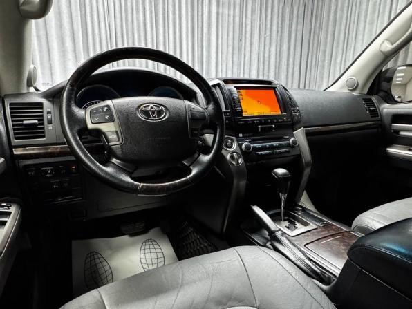 Toyota Land Cruiser 200 Series с пробегом 2010 года, цена 2 790 000 рублей, 332265 км, внедорожник, Автокод Объявления