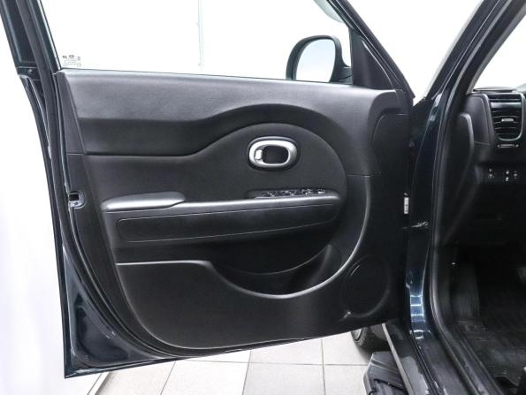 Kia Soul II Рестайлинг с пробегом 2017 года, цена 1 495 000 рублей, 98667 км, хэтчбек, Автокод Объявления