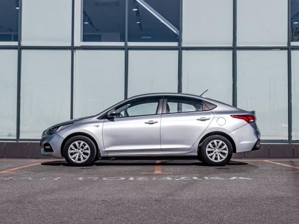 Hyundai Solaris II с пробегом 2017 года, цена 920 000 рублей, 94308 км, седан, Автокод Объявления