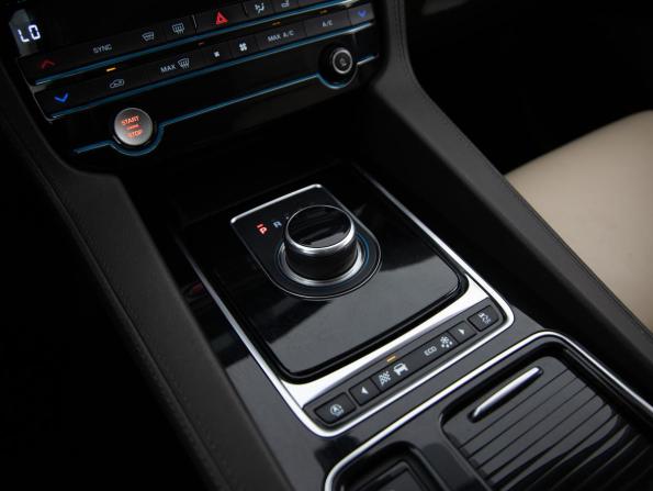 Jaguar F-Pace I с пробегом 2020 года, цена 2 499 000 рублей, 159031 км, внедорожник, Автокод Объявления