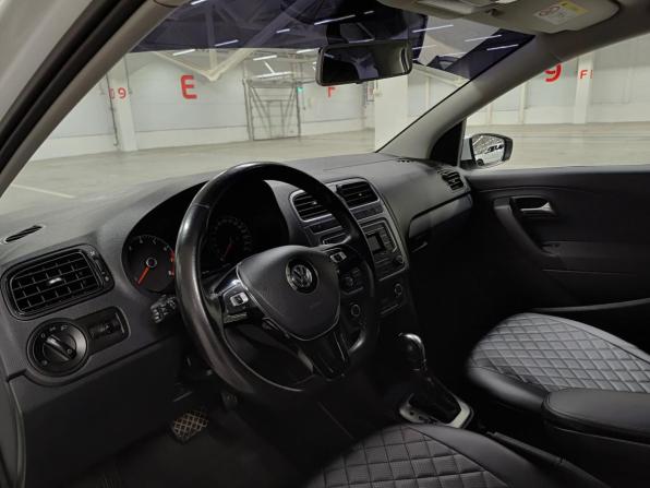 Volkswagen Polo V Рестайлинг с пробегом 2019 года, цена 1 230 000 рублей, 122119 км, седан, Автокод Объявления