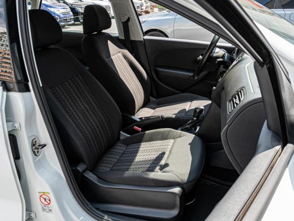 Volkswagen Polo V Рестайлинг с пробегом 2019 года, цена 1 370 000 рублей, 88756 км, седан, Автокод Объявления