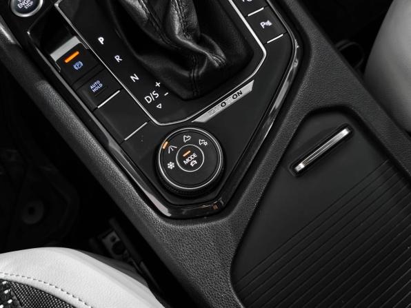Volkswagen Tiguan II с пробегом 2020 года, цена 2 439 000 рублей, 88300 км, внедорожник, Автокод Объявления