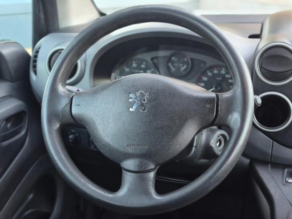 Peugeot Partner II с пробегом 2011 года, цена 529 000 рублей, 332158 км, минивэн, Автокод Объявления