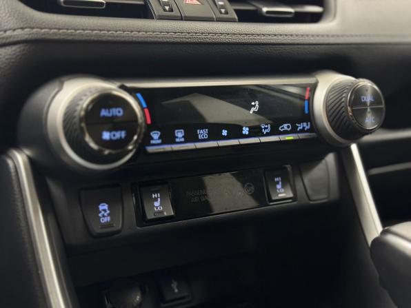 Toyota RAV4 V (XA50) с пробегом 2021 года, цена 3 480 000 рублей, 106000 км, внедорожник, Автокод Объявления