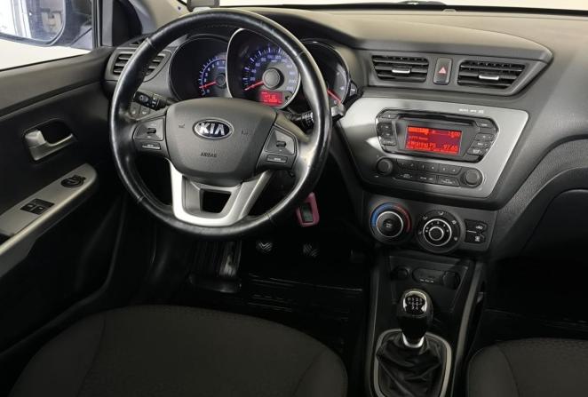 Kia Rio III Рестайлинг с пробегом 2015 года, цена 870 000 рублей, 106881 км, хэтчбек, Автокод Объявления
