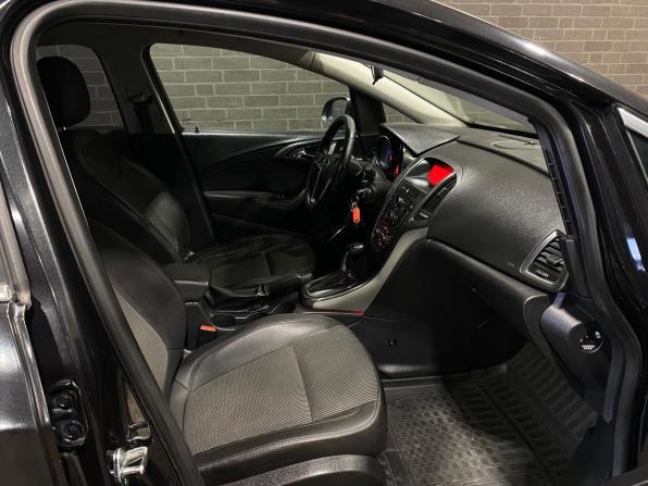 Opel Astra J Рестайлинг с пробегом 2012 года, цена 840 000 рублей, 166093 км, хэтчбек, Автокод Объявления