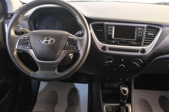 Hyundai Solaris II с пробегом 2017 года, цена 1 079 000 рублей, 59279 км, седан, Автокод Объявления