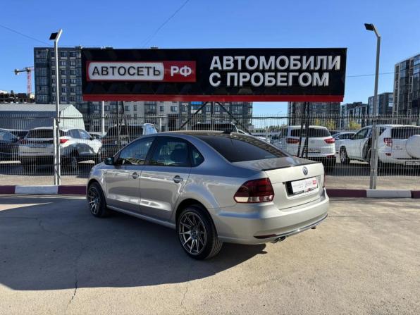Volkswagen Polo V Рестайлинг с пробегом 2019 года, цена 1 472 750 рублей, 111718 км, седан, Автокод Объявления