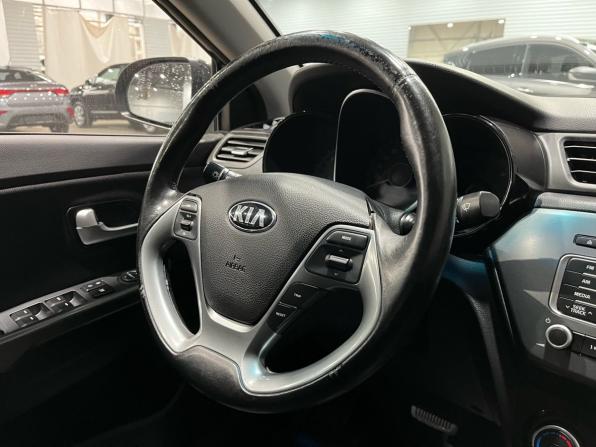 Kia Rio III Рестайлинг с пробегом 2015 года, цена 1 150 000 рублей, 97131 км, седан, Автокод Объявления