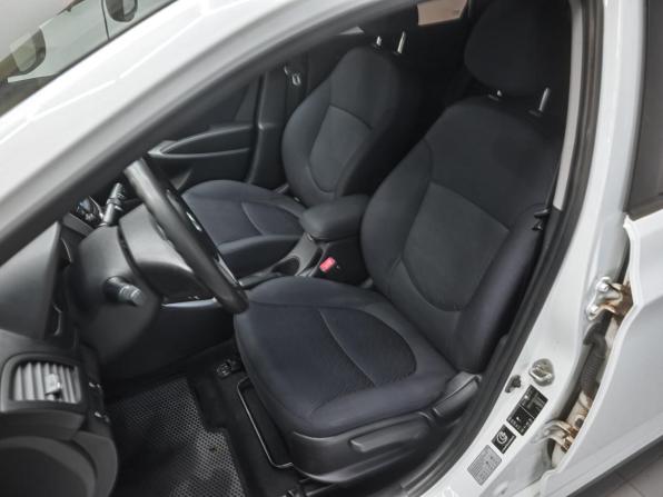 Hyundai Solaris I с пробегом 2013 года, цена 899 000 рублей, 180000 км, хэтчбек, Автокод Объявления