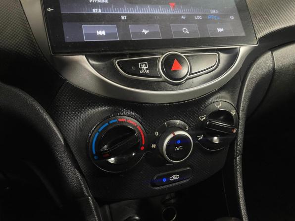 Hyundai Solaris I с пробегом 2012 года, цена 703 000 рублей, 165253 км, хэтчбек, Автокод Объявления