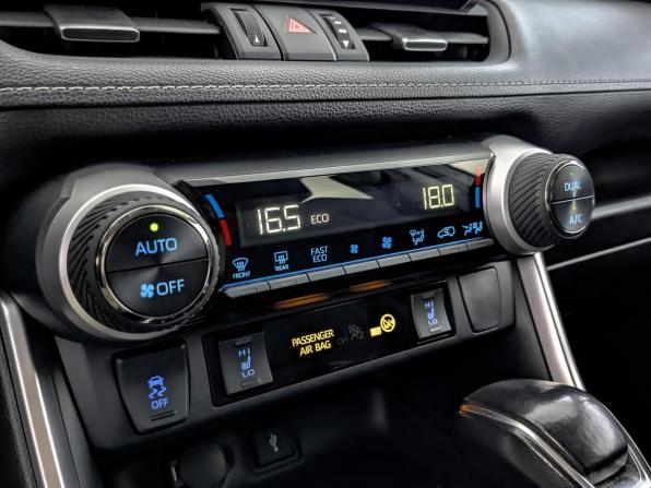 Toyota RAV4 V (XA50) с пробегом 2021 года, цена 3 330 000 рублей, 75006 км, внедорожник, Автокод Объявления