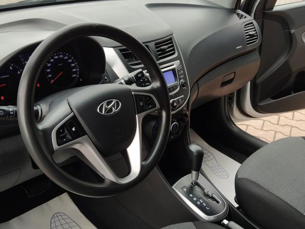 Hyundai Solaris I с пробегом 2013 года, цена 879 000 рублей, 132639 км, седан, Автокод Объявления