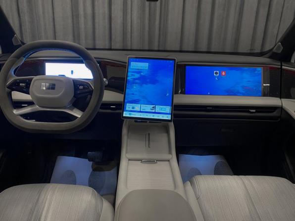 Geely Galaxy L7 с пробегом 2023 года, цена 2 980 000 рублей, 43055 км, внедорожник, Автокод Объявления