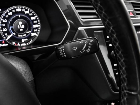 Volkswagen Tiguan II с пробегом 2018 года, цена 2 489 000 рублей, 137420 км, внедорожник, Автокод Объявления