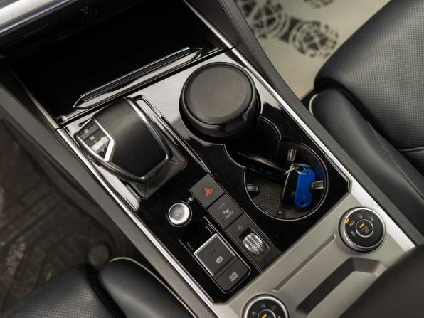 Volkswagen Touareg III с пробегом 2021 года, цена 5 380 000 рублей, 124168 км, внедорожник, Автокод Объявления