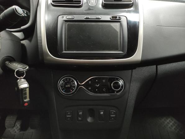 Renault Logan II Рестайлинг с пробегом 2021 года, цена 1 320 000 рублей, 33192 км, седан, Автокод Объявления