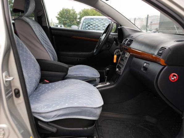 Toyota Avensis II Рестайлинг с пробегом 2006 года, цена 840 000 рублей, 229331 км, седан, Автокод Объявления