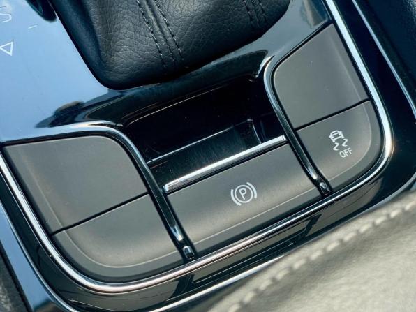 Skoda Karoq I с пробегом 2021 года, цена 2 420 000 рублей, 73302 км, внедорожник, Автокод Объявления