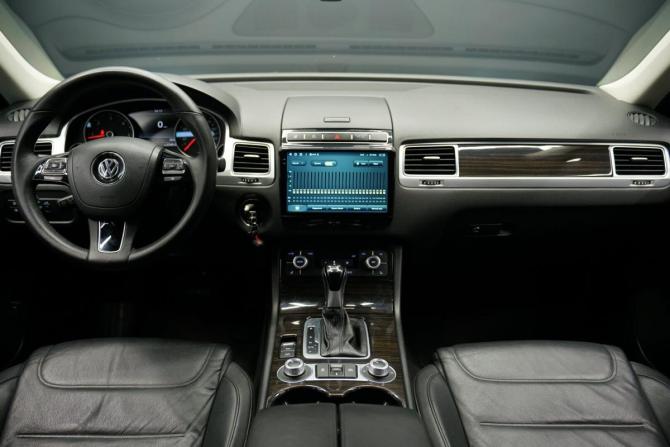 Volkswagen Touareg II Рестайлинг с пробегом 2015 года, цена 2 740 000 рублей, 239463 км, внедорожник, Автокод Объявления