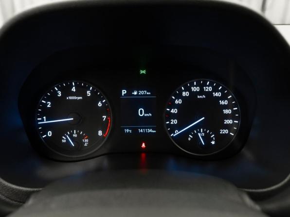 Hyundai Solaris II с пробегом 2019 года, цена 1 330 000 рублей, 141125 км, седан, Автокод Объявления
