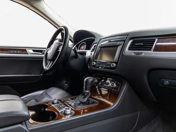 Volkswagen Touareg II Рестайлинг с пробегом 2015 года, цена 3 098 000 рублей, 142352 км, внедорожник, Автокод Объявления