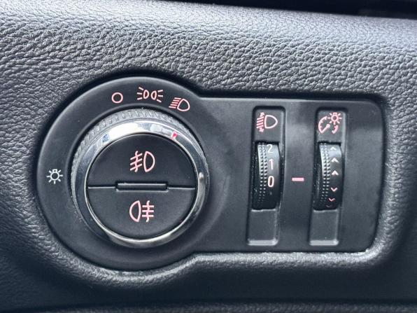 Opel Astra J с пробегом 2011 года, цена 649 000 рублей, 175278 км, хэтчбек, Автокод Объявления