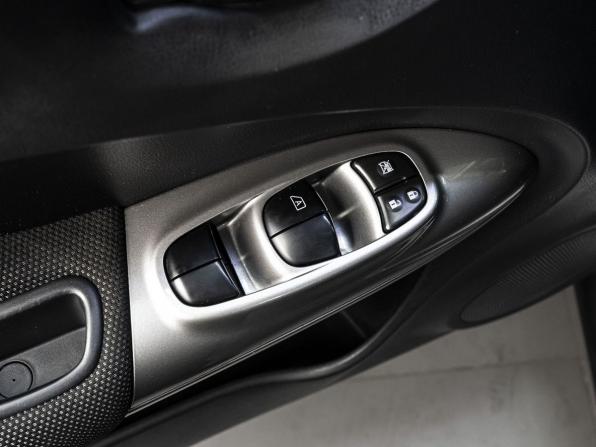 Nissan Juke I с пробегом 2014 года, цена 1 080 000 рублей, 102517 км, внедорожник, Автокод Объявления