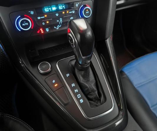 Ford Focus III Рестайлинг с пробегом 2018 года, цена 1 099 000 рублей, 170100 км, хэтчбек, Автокод Объявления