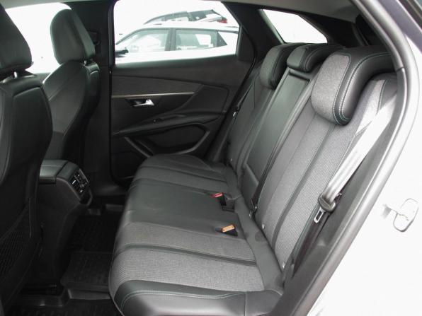 Peugeot 3008 II Рестайлинг с пробегом 2021 года, цена 1 980 000 рублей, 89500 км, внедорожник, Автокод Объявления