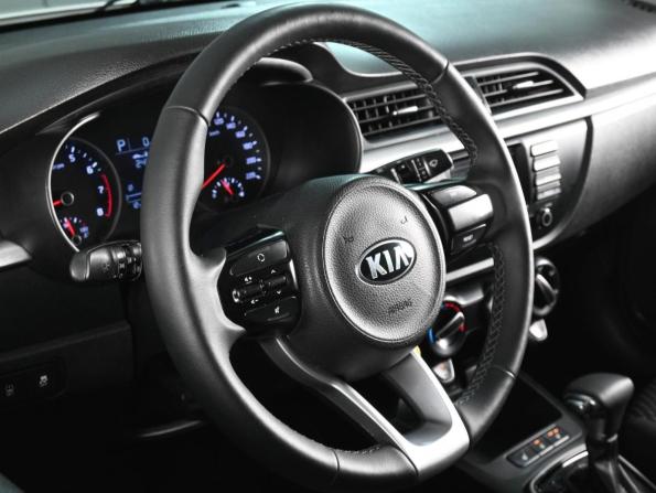 Kia Rio IV с пробегом 2018 года, цена 1 029 000 рублей, 132578 км, седан, Автокод Объявления