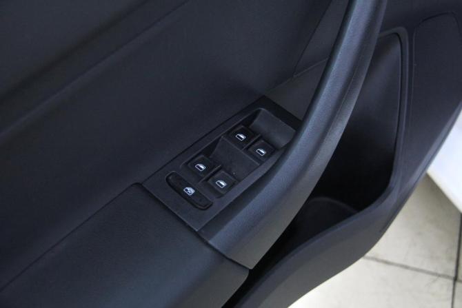 Skoda Rapid I с пробегом 2015 года, цена 1 028 000 рублей, 173000 км, лифтбек, Автокод Объявления