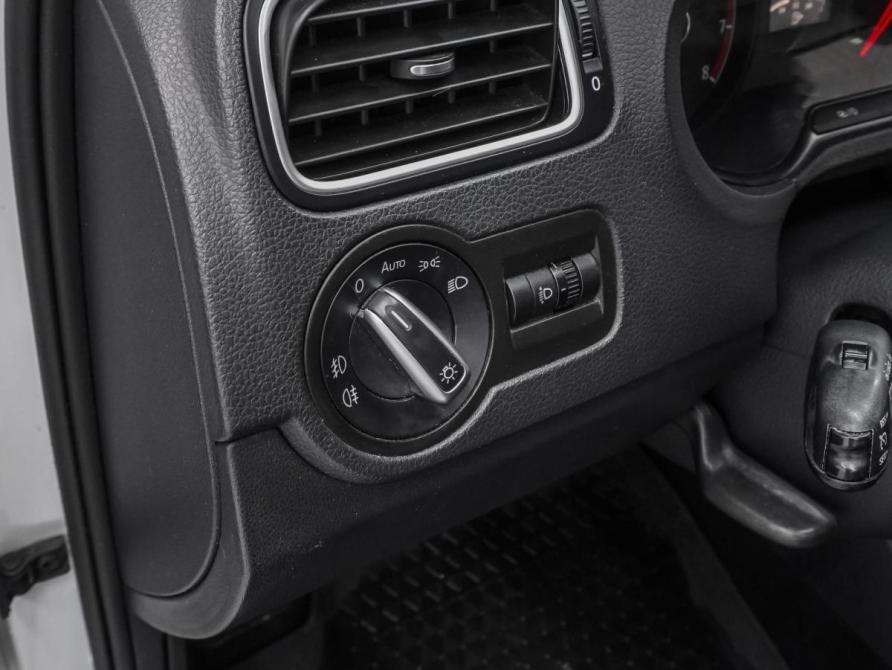 Volkswagen Polo V Рестайлинг Ростов-на-Дону  - изображение 13