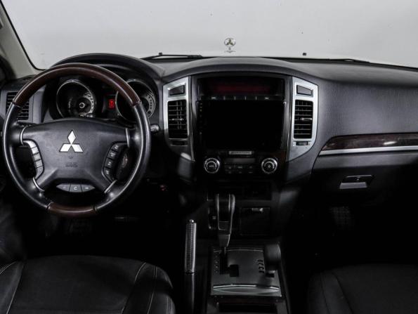 Mitsubishi Pajero IV Рестайлинг 2 с пробегом 2019 года, цена 3 575 000 рублей, 48523 км, внедорожник, Автокод Объявления