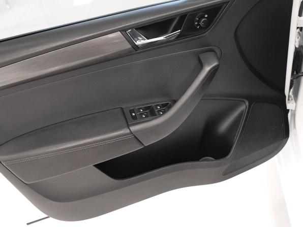 Skoda Rapid I Рестайлинг с пробегом 2018 года, цена 1 338 000 рублей, 174191 км, лифтбек, Автокод Объявления