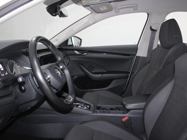 Skoda Octavia IV (A8) с пробегом 2021 года, цена 2 279 900 рублей, 115480 км, лифтбек, Автокод Объявления
