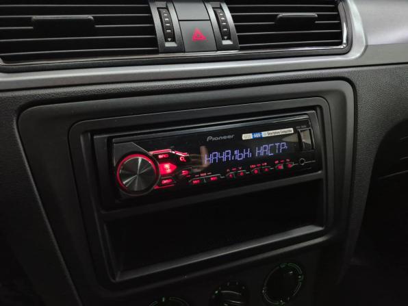 Skoda Rapid I с пробегом 2015 года, цена 800 000 рублей, 233700 км, лифтбек, Автокод Объявления
