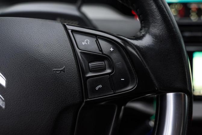 Citroen C4 Picasso II Рестайлинг с пробегом 2017 года, цена 1 450 000 рублей, 123794 км, компактвэн, Автокод Объявления