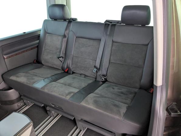 Volkswagen Multivan T5 Рестайлинг с пробегом 2012 года, цена 2 850 000 рублей, 122609 км, минивэн, Автокод Объявления