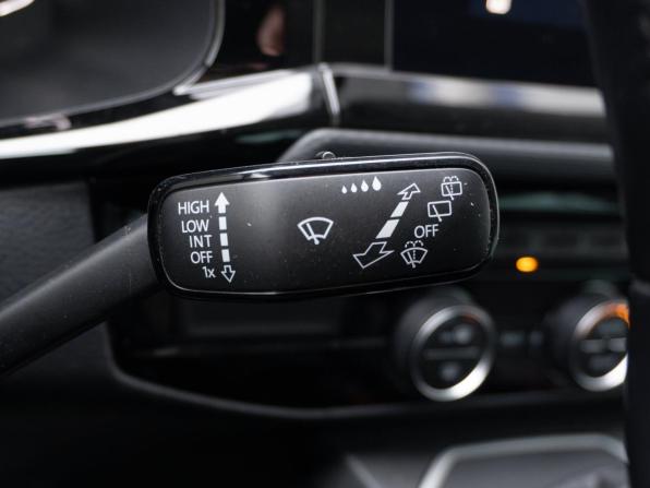 Volkswagen Multivan T6 Рестайлинг с пробегом 2020 года, цена 4 700 000 рублей, 138066 км, минивэн, Автокод Объявления