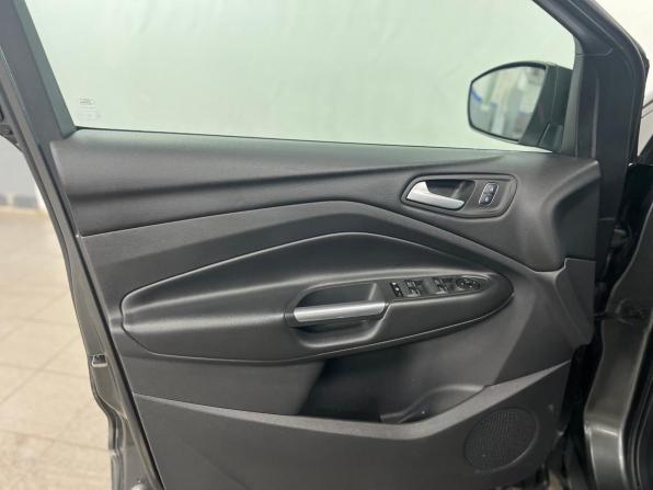 Ford Kuga II Рестайлинг с пробегом 2019 года, цена 1 100 000 рублей, 253000 км, внедорожник, Автокод Объявления