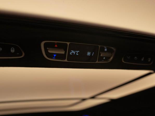 Новый Mercedes-Benz V-Класс III (W447) Рестайлинг 2 2025 года, цена 34 000 000 рублей, минивэн, Автокод Объявления