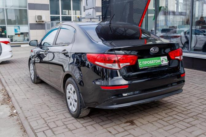 Kia Rio III Рестайлинг с пробегом 2017 года, цена 778 000 рублей, 105253 км, седан, Автокод Объявления